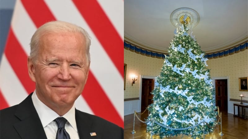 V Bílém domě je letos 41 stromků. Jeden z nich Joe Biden ozdobil Trumpovou fotkou