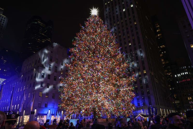 Strom v Rockefellerově centru v New Yorku