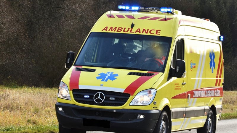 Tragická nehoda u Horní Moštěnice: Při čelní srážce zemřel řidič osobního auta