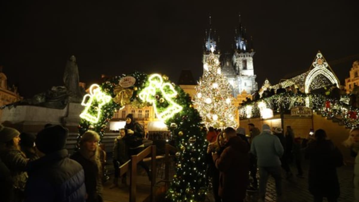 Duch Vánoc se nese také pražskou metropolí.