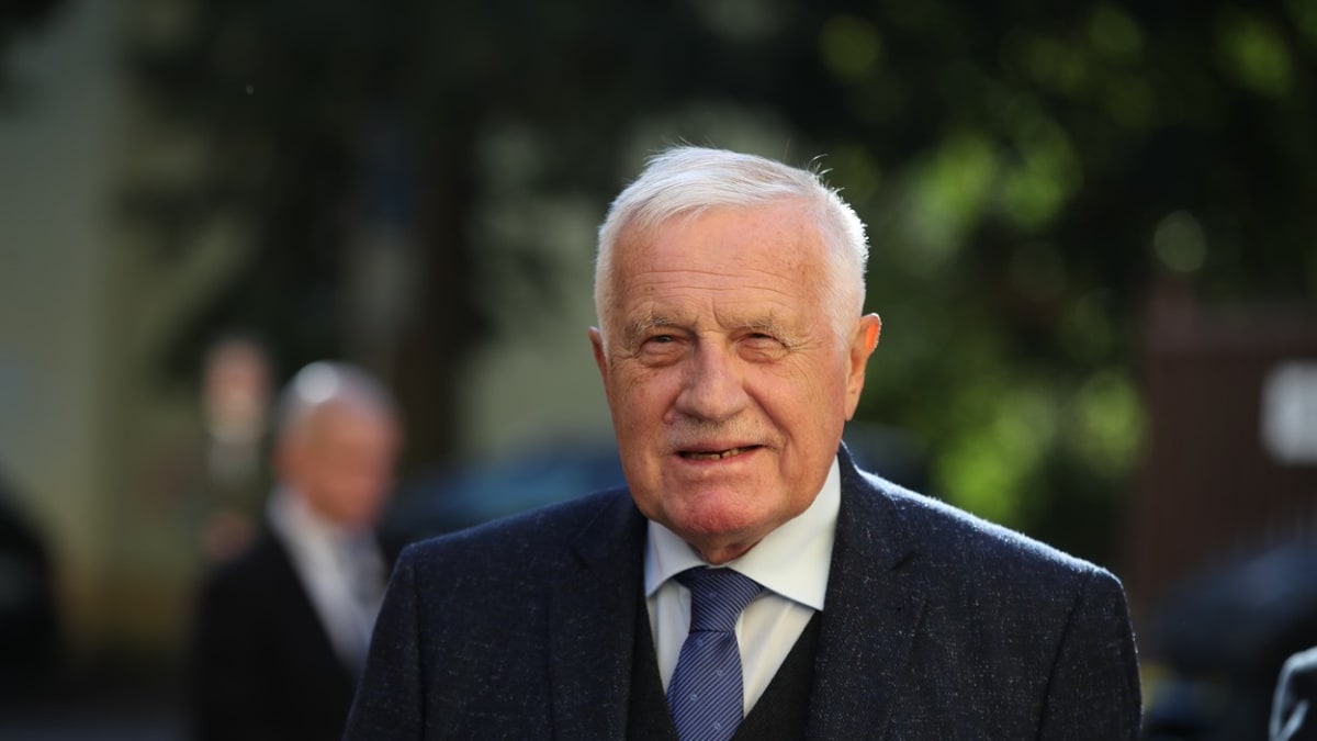 Václav Klaus svou kandidaturu nevyloučil.