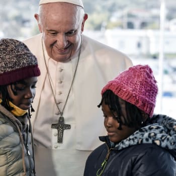 Papež František dorazil na ostrov Lesbos