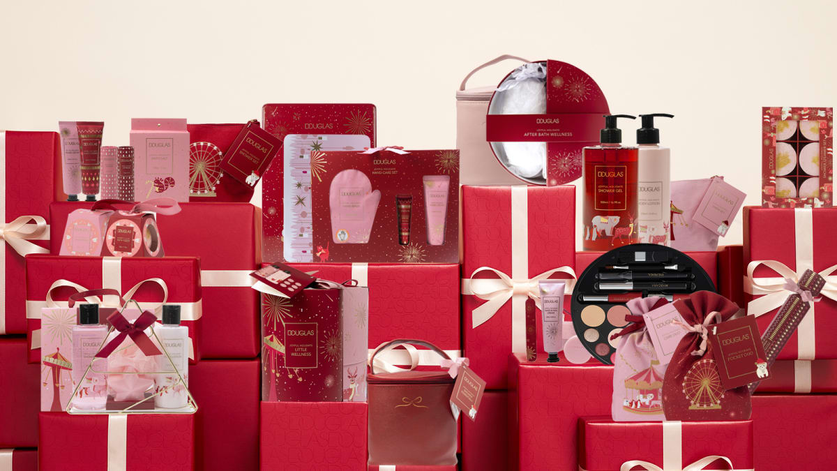 Vánoční cesta - Soutěžte o balíček limitované vánoční kolekce Joyful Holidays v hodnotě 7 000 Kč