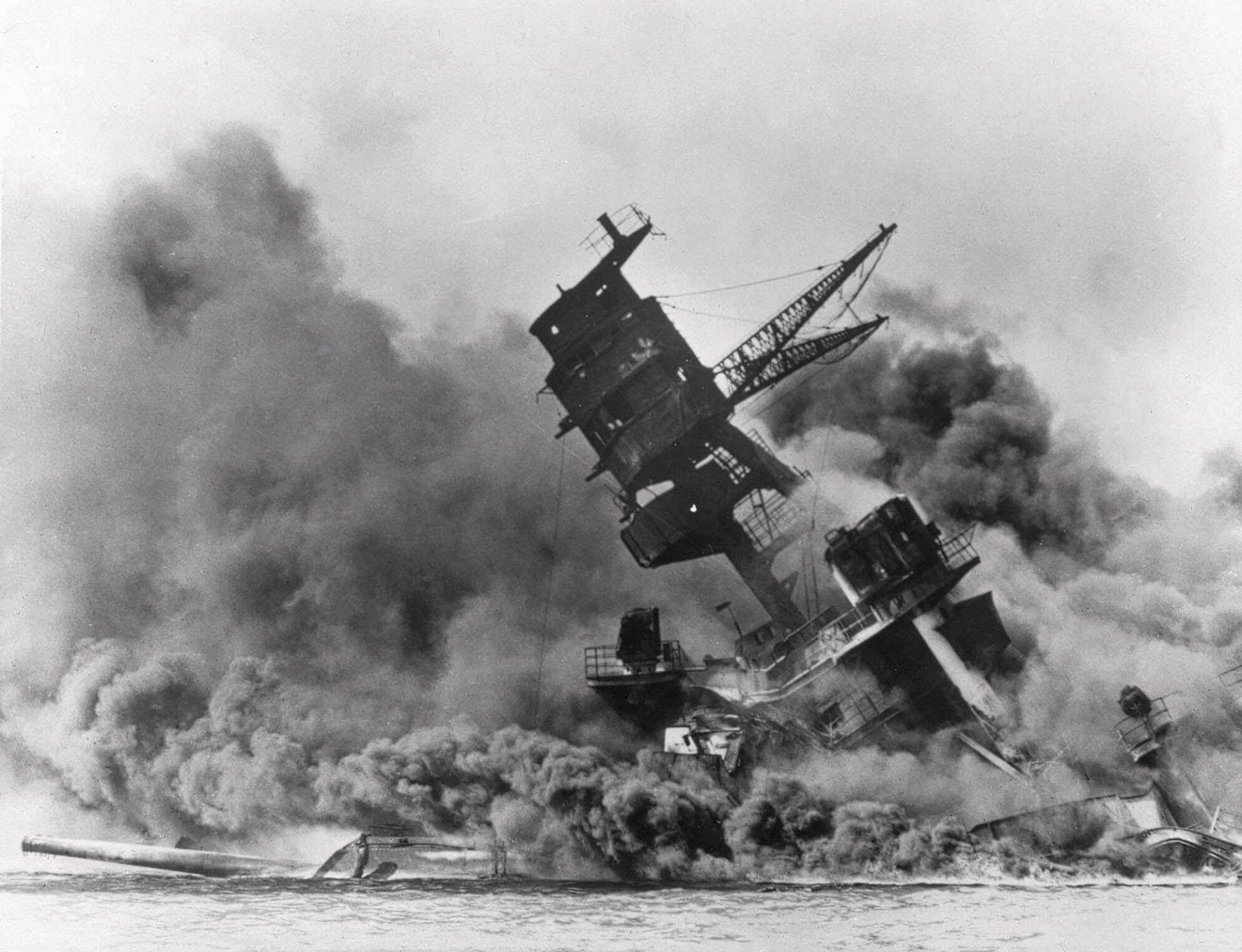 Zničení či poškození unikly tři americké letadlové lodě, které později rozhodly o výsledku války ve prospěch USA.