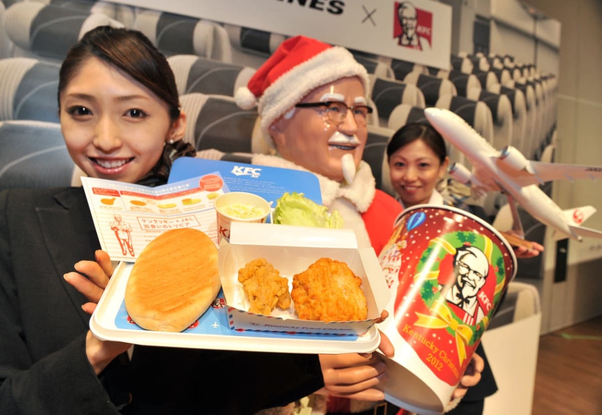 Japonci si z křesťanských Vánoc přisvojili hlavně vánoční menu v KFC.