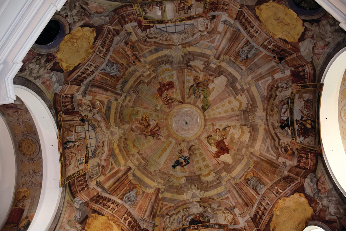 Freska V. V. Reinera v klenbě kostela sv. Jana Nepomuckého (na náměty zázraků tohoto světce).