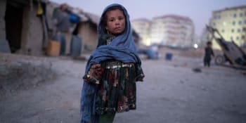 Afghánci jsou na pokraji hladomoru. Polovina lidí nemá co jíst, tálibové jsou bezradní