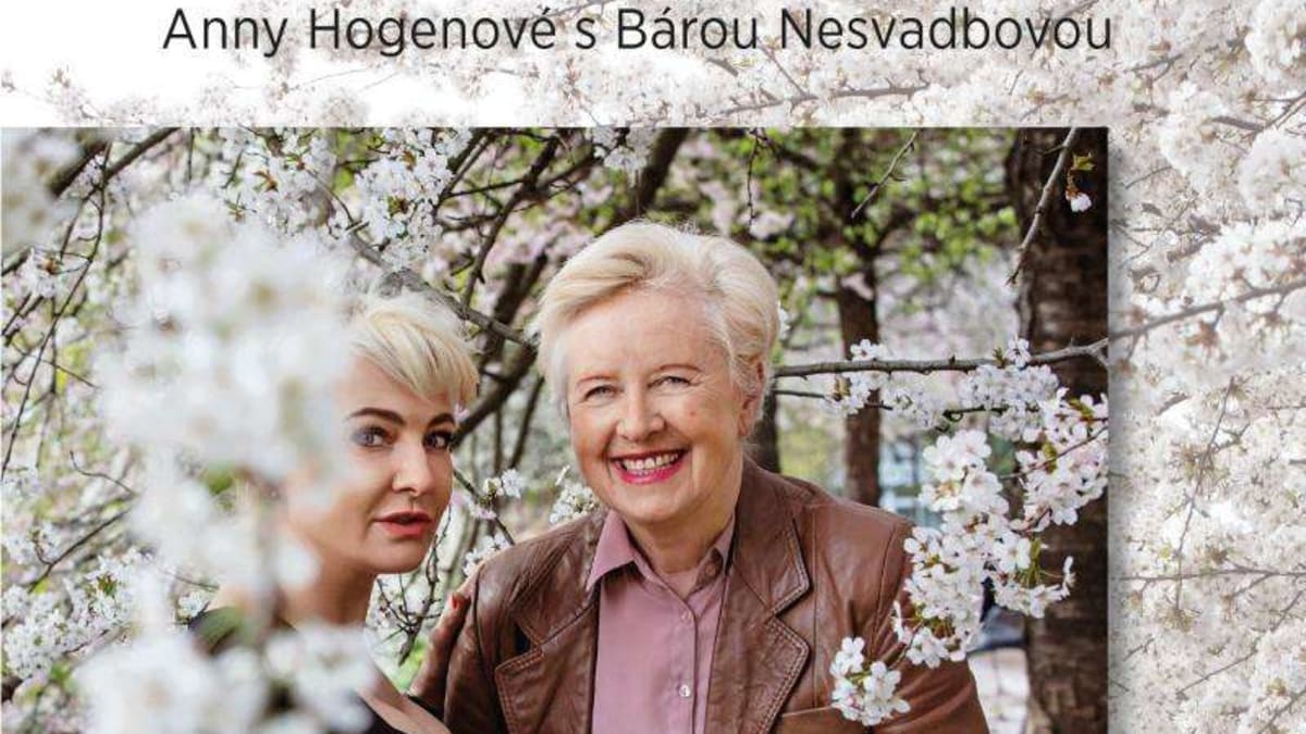 Soutěžte se Showtimem o knihu Povídání Anny Hogenové s Bárou Nesvadbovou 
