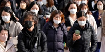 Japonci se bez lockdownu zbavili viru. Proč covid v nejstarší populaci světa neřádí?