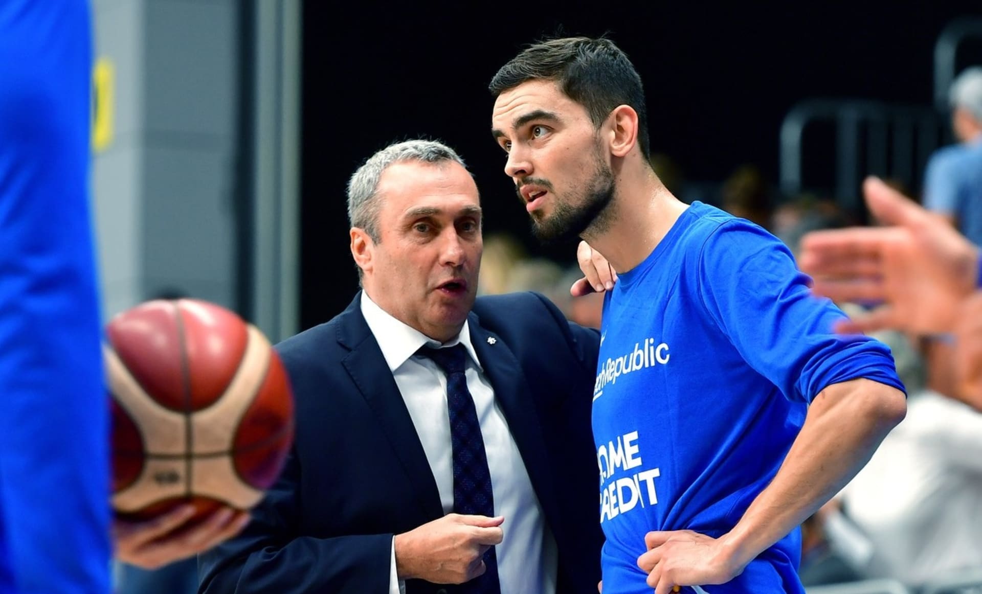 Trenér Ronen Ginzburg ani Tomáš Satoranský by neměli chybět na ME v basketbalu, které spolupořádá Česká republika. Jde o jednu z nejočekávanějších sportovních záležitostí v roce 2022.