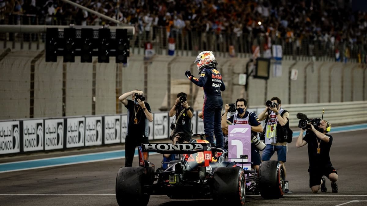 Velká radost Maxe Verstappena v cíli Grand Prix v Abú Dhabí
