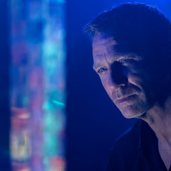 Daniel Craig se s rolí Bonda rozloučil snímkem Není čas zemřít.