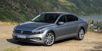 Špionážní snímky nového Volkswagenu Passat: Bude vzhledově ještě podobnější Superbu