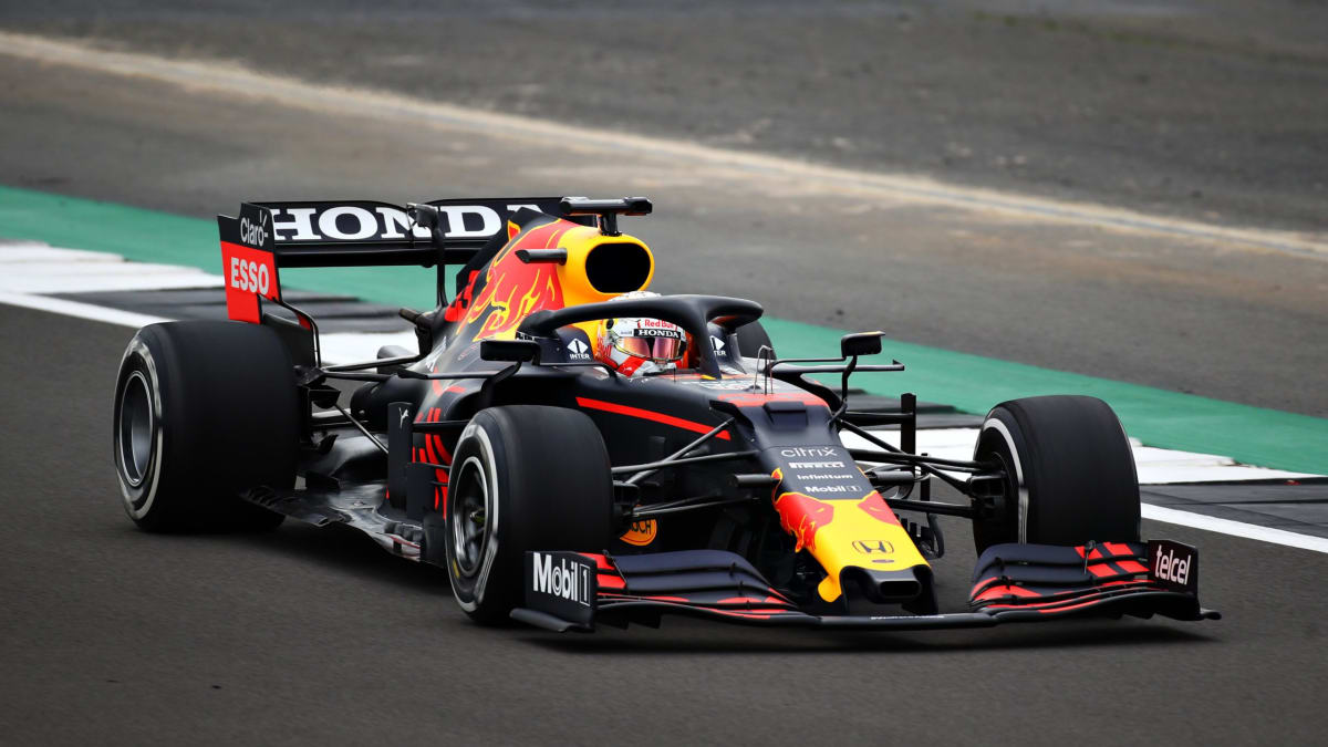 Vítězný vůz Red Bull RB 16B novopečeného mistra světa Maxe Verstappena pohání motor Honda, má objem 1,6 litru a je přeplňován turbodmychadlem.