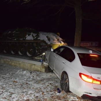 Slovenská policie řeší kuriózní autonehodu, níž hraje svou roli i sovětský stíhač tanků.