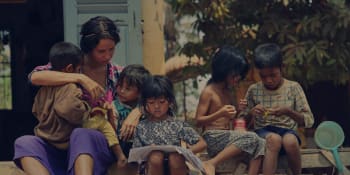 Jogínka Veronika Pospíšilová staví v Kambodže školy pro děti. Pomáhání je pro ni výzva