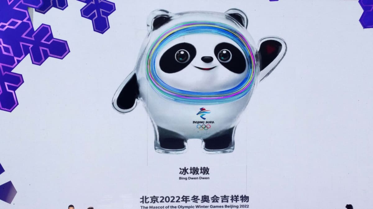 Maskotem zimních olympijských her v Pekingu se stala očekávaně panda. Dostala jméno Bing Dwen Dwen.