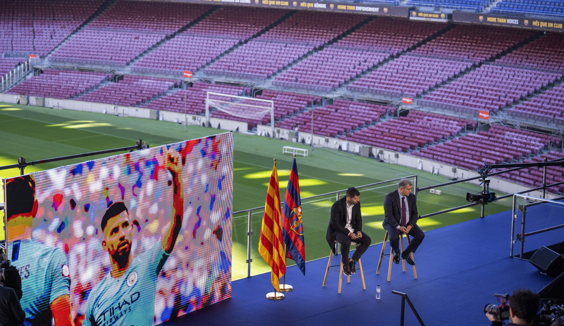 Argentinský fotbalista nevyhnutelný krok oznámil na barcelonském stadionu Camp Nou.