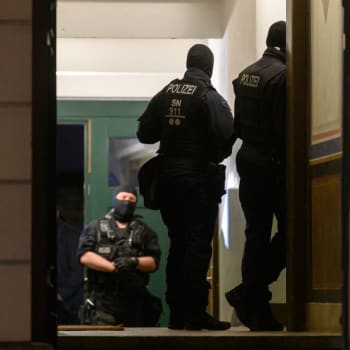 Policejní razie v Drážďanech související s údajným plánováním vraždy saského premiéra Michaela Kretschmera