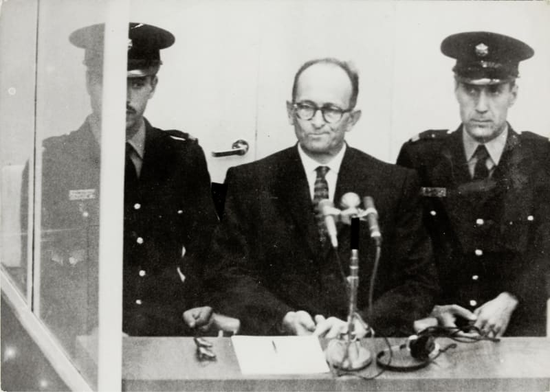 Adolf Eichmann při procesu v Izraeli.