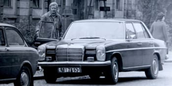 Václav Havel jezdil do práce v pivovaru Mercedesem. Auta miloval celý život