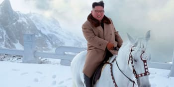Kim Čong-un tak moc pracoval pro svůj lid, až pohubl, běduje propagandistický film