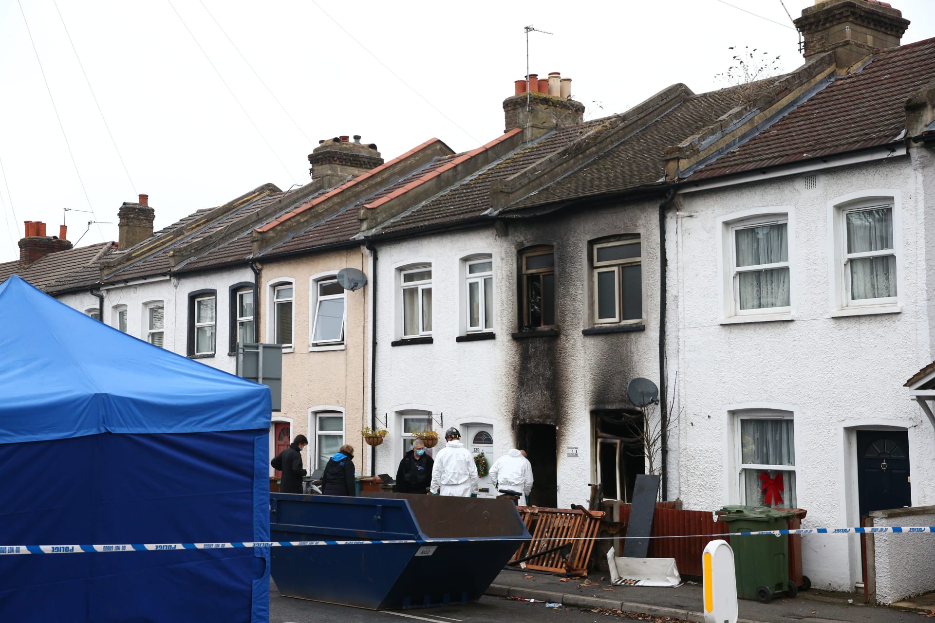 Při požáru v Londýně zemřeli čtyři malí chlapci.
