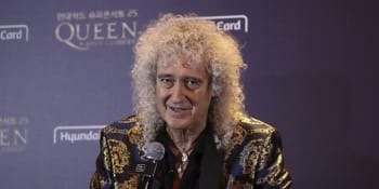Legendární kytarista Queenů se zotavuje z covidu. Hrozný zážitek, nechte se očkovat, radí
