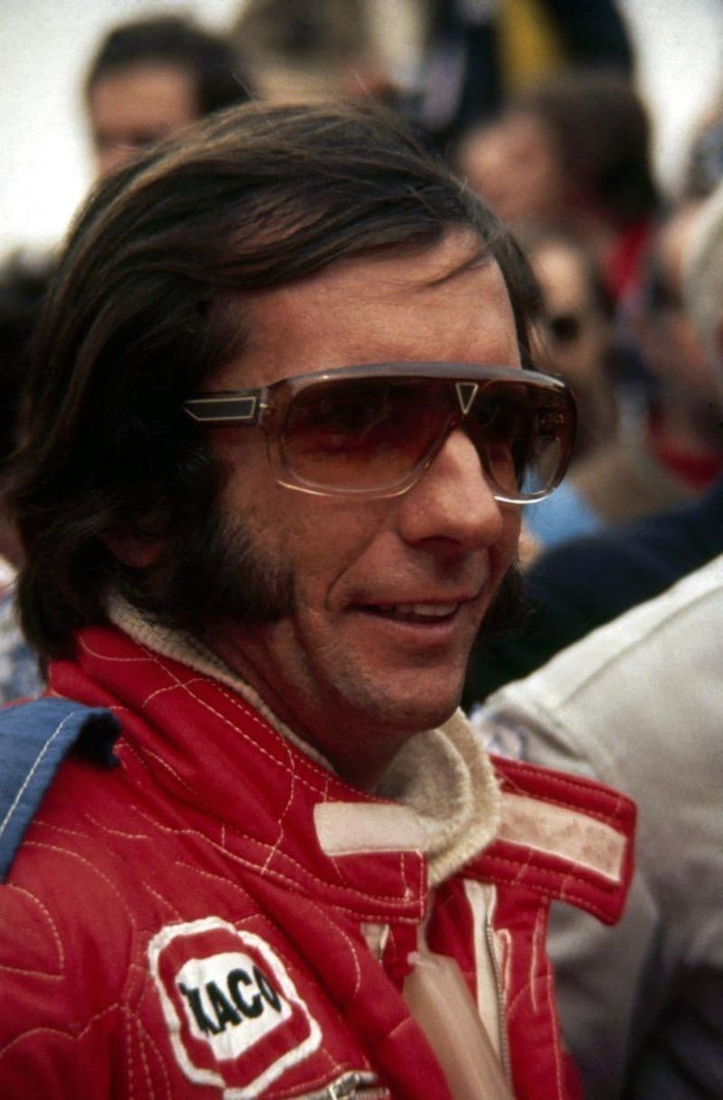 V časech u týmu McLaren (1974-75).