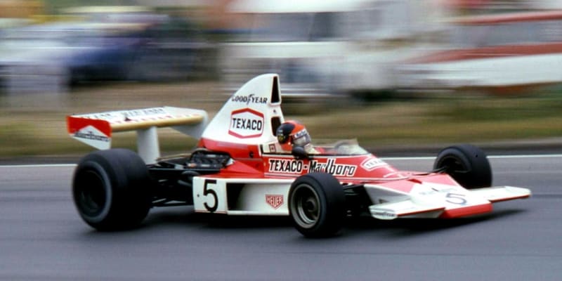 Za volantem McLarenu M23, který jej v roce 1974 dovezl ke druhému titulu.