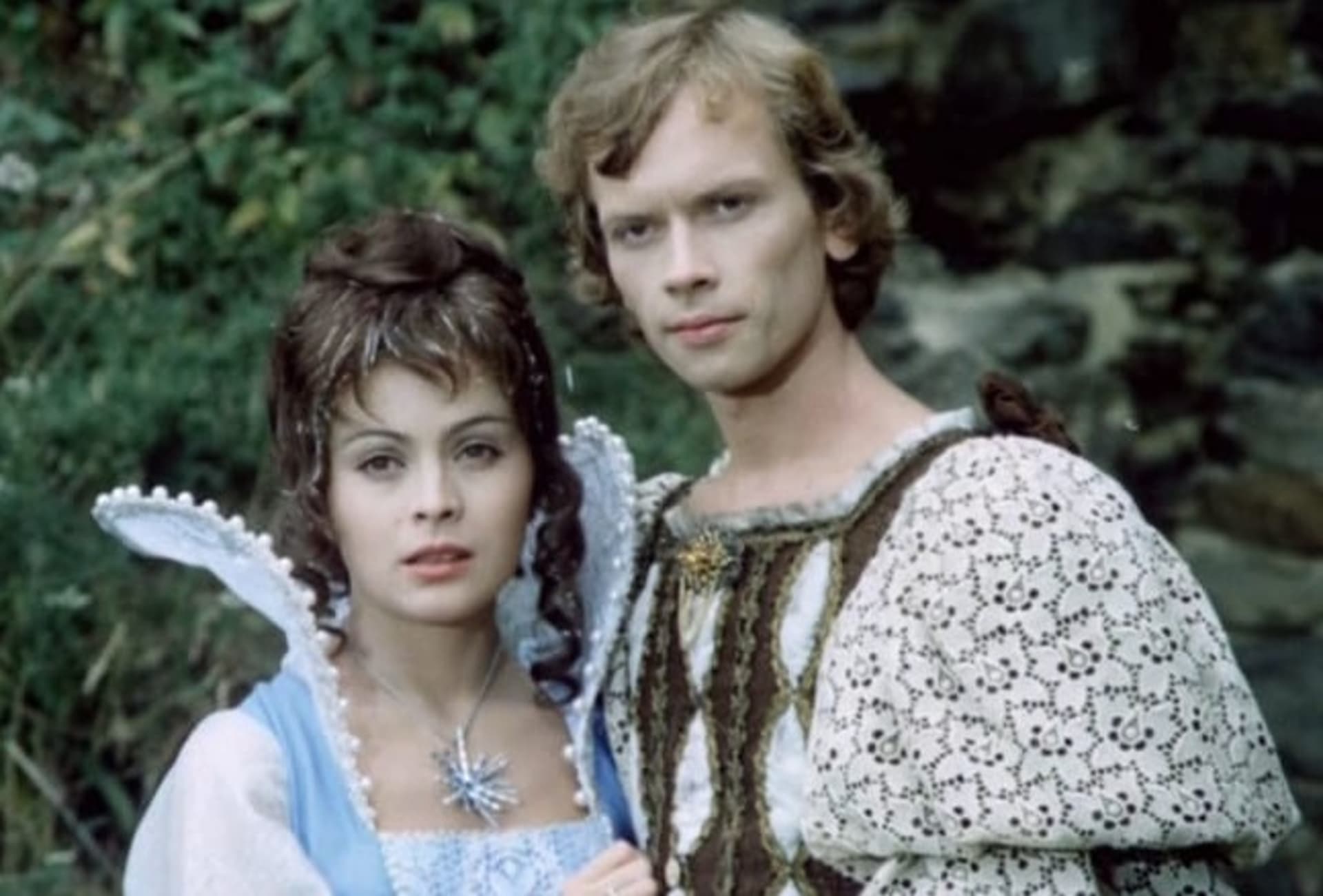 Pohádka Princ a Večernice s okouzlující herečkou Libuší Šafránkovou natočená v roce 1978 baví už několik generací.