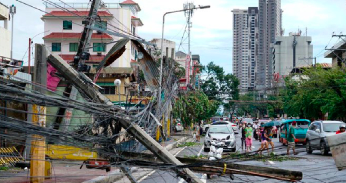 Tajfun Rai si na Filipínách vyžádal stovky obětí na životech. 