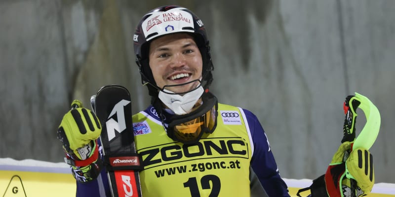 Italský lyžař Alex Vinatzer se raduje ze třetího místo ve slalomu Světového poháru v Madonně di Campilio 22. prosince 2020.