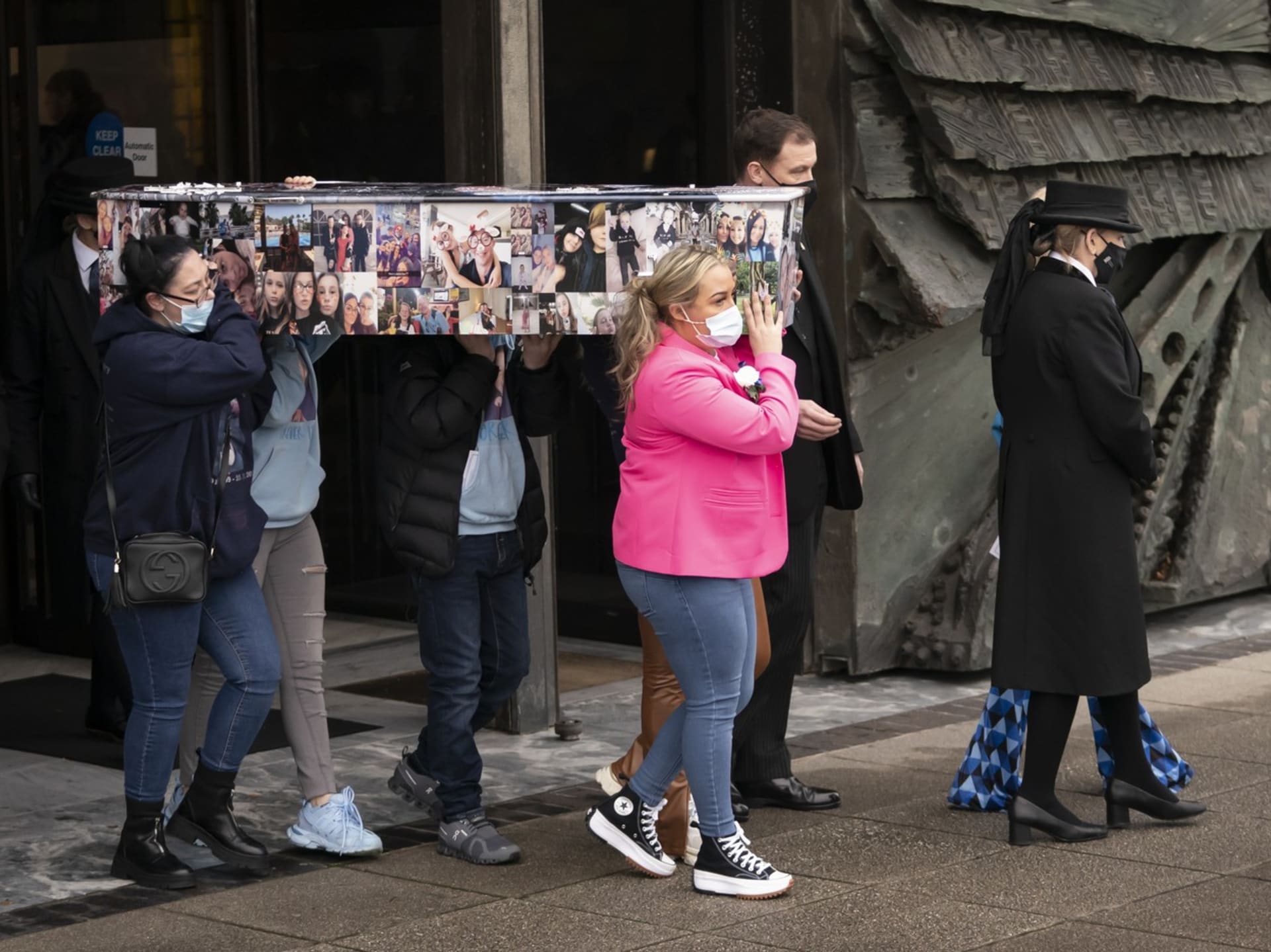 Pohřeb ubodané 12leté Avy Whiteové proběhl ve čtvrtek v liverpoolské katedrále