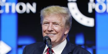 Trump povstává z popela. Republikánské soupeře v boji o Bílý dům by rozdrtil, tvrdí průzkum