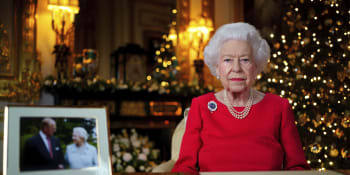 První Vánoce bez Philipa. Za královnou Alžbětou II. nedorazí ani další členové rodiny