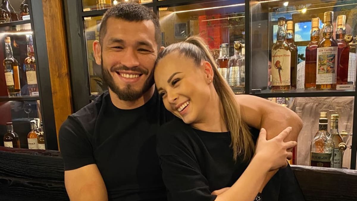 Monika Bagárová a zápasník MMA Makhmud Muradov se rozchází. 
