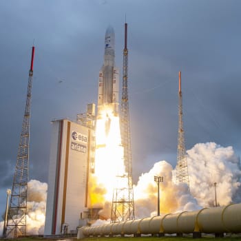 Start rakety Ariane 5, která má na palubě Webbův teleskop