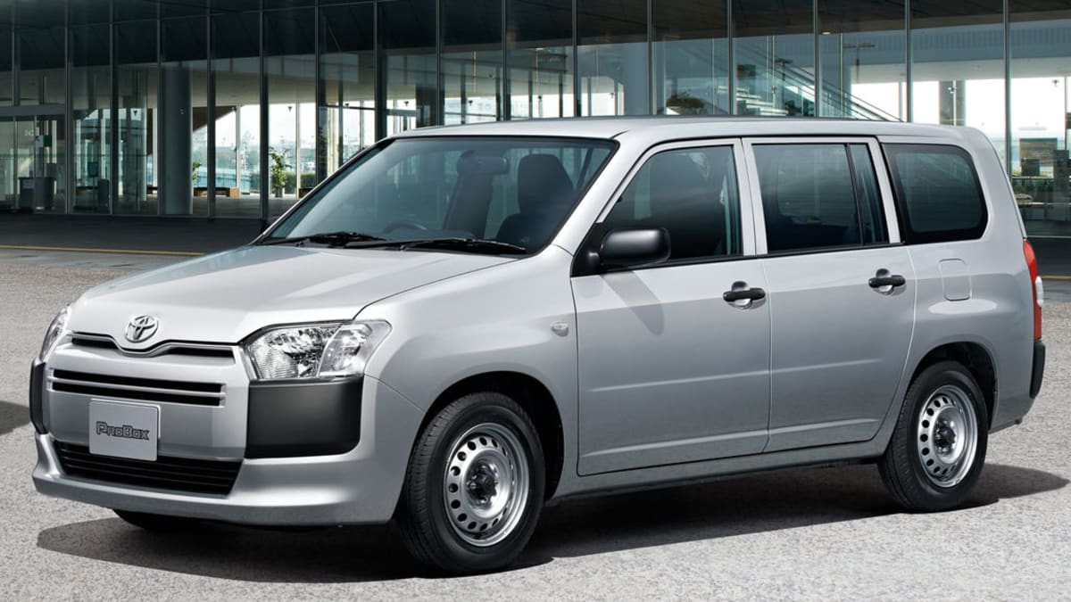 Toyota Probox nevypadá, že je starší než někdejší Dacia Logan MCV. Ale starší skutečně je.