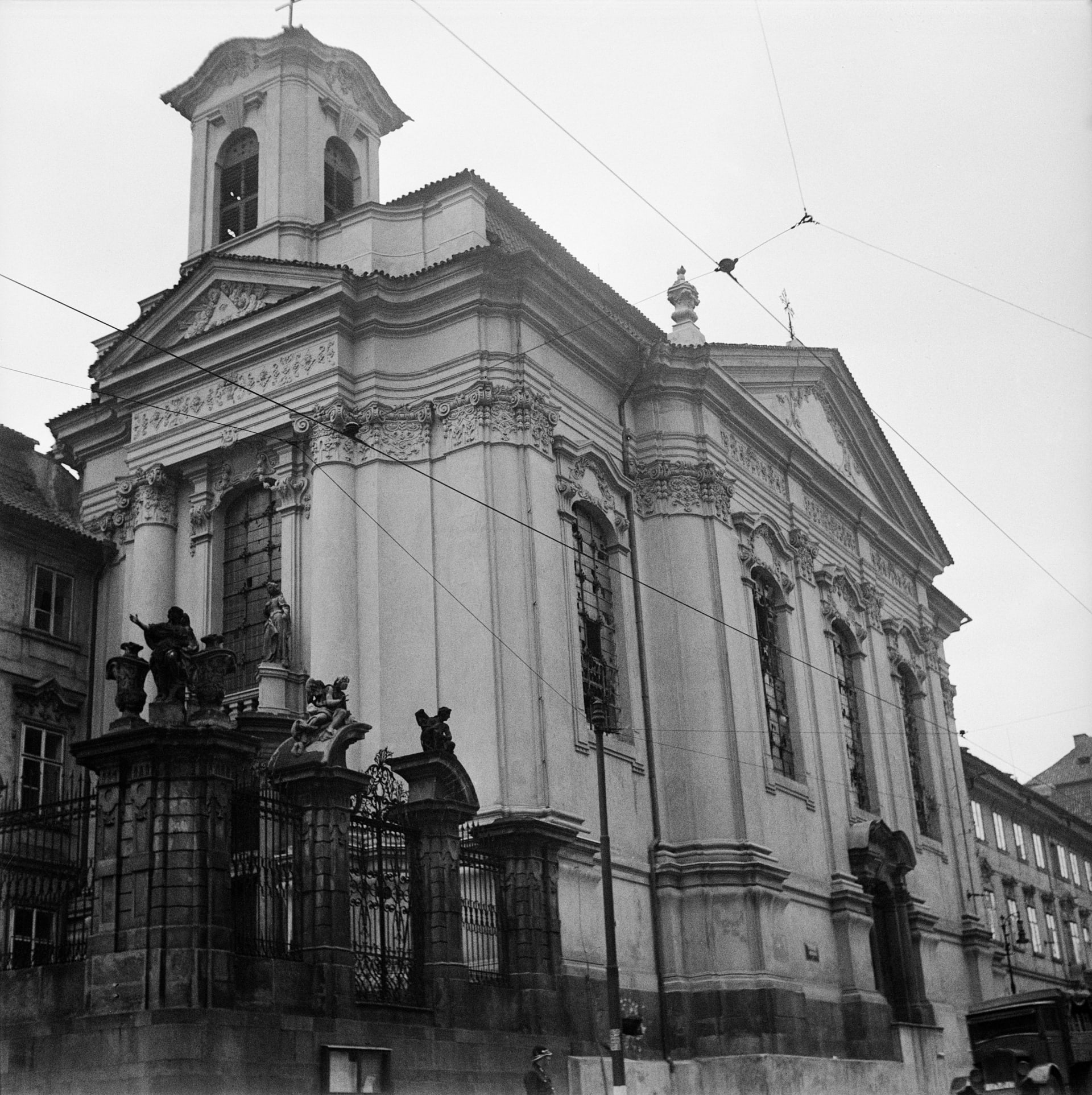 Kostel sv. Cyrila a Metoděje, kde se příběh hrdinných parašutistů uzavřel.