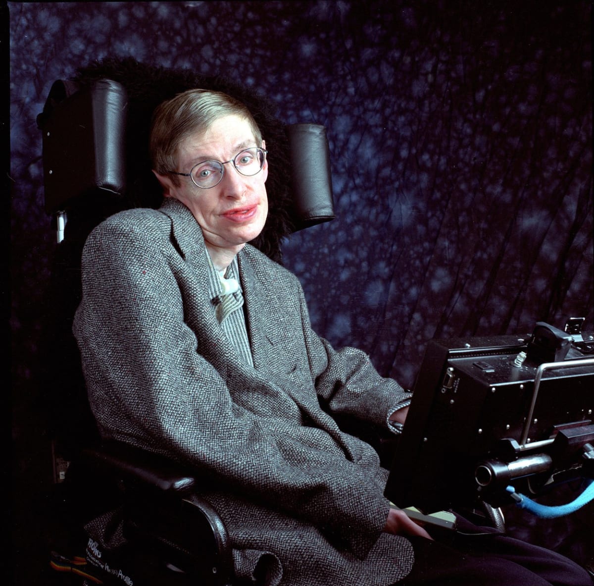 Hawkingovi dávali jenom pár let života.