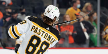 Dres Pastrňáka jde na dračku. Kdo se v NHL prodává ještě více než bostonské číslo 88?