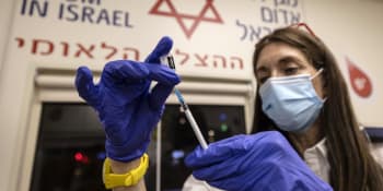 Očkování je na omikron krátké. Izrael zvažuje místo dalších dávek promoření obyvatel