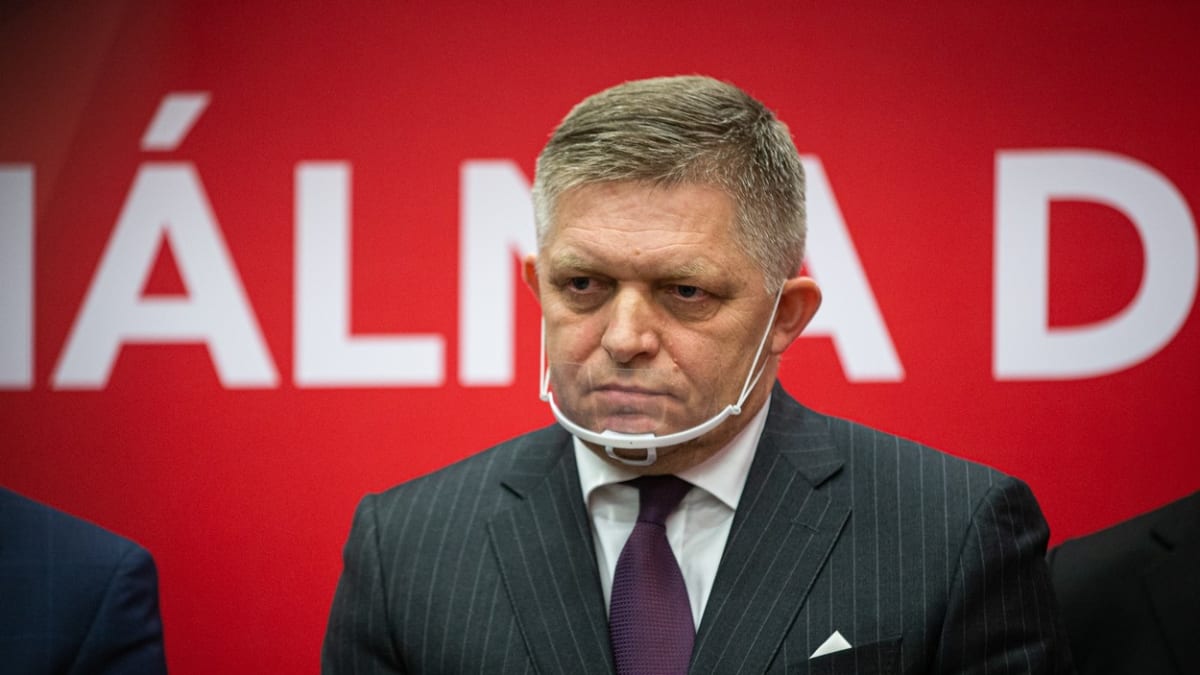 Slovenský expremiér Robert Fico kritizoval ministra zdravotnictví Vladimíra Lengvarského za dovolenou v Ománu. Sám je však v Jordánsku.