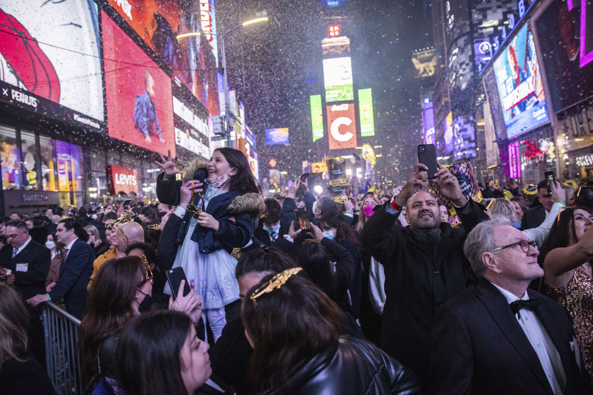 Velké oslavy Nového roku propukly na newoyrském náměstí Times Square.