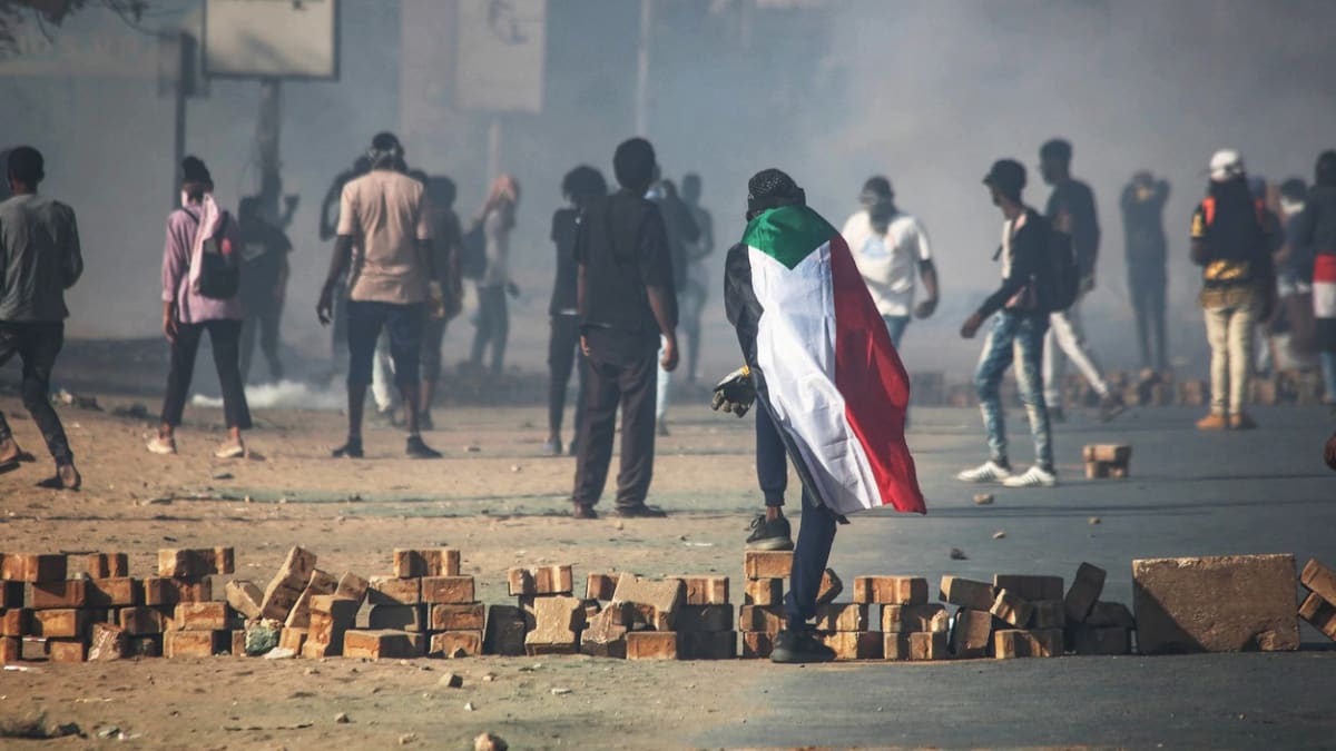 V Súdánu dochází dál ke střetům mezi armádou a milicemi.