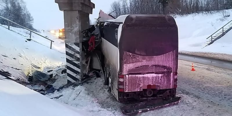Nehoda autobusu u ruského Voslebova si vyžádala pět obětí
