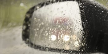 Meteorologové varují před silným deštěm i povodněmi. Na horách začne sněžit