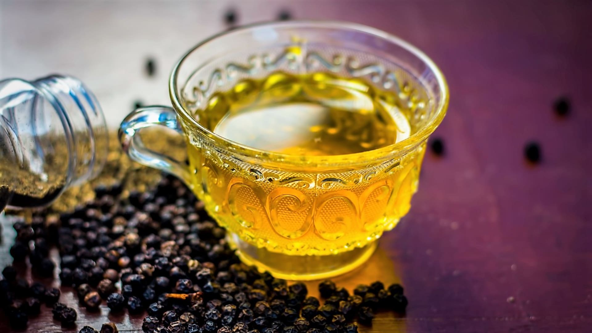 Černý pepř pro zdraví: Udělejte si pepřový čaj proti kašli a rýmě nebo na hubnutí 