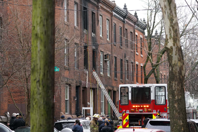 Ničivý požár ve Filadelfii si vyžádal 13 mrtvých.